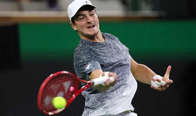 九游体育下载-时速193公里！丰塞卡打出史上第二快的正手击球，最快的是谁？|辛纳|澳网|扬尼克-辛纳|尼克克耶高斯|卢布列夫_新浪新闻